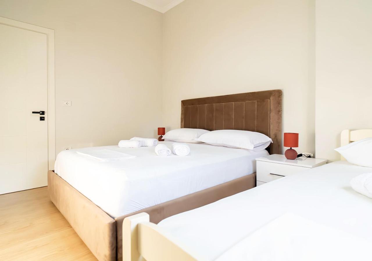 Home Inn Apartment 2 Near City Center Tirana Exteriör bild
