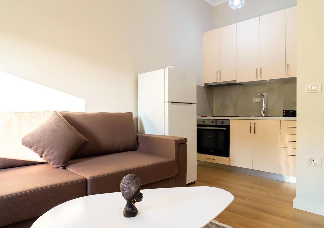 Home Inn Apartment 2 Near City Center Tirana Exteriör bild