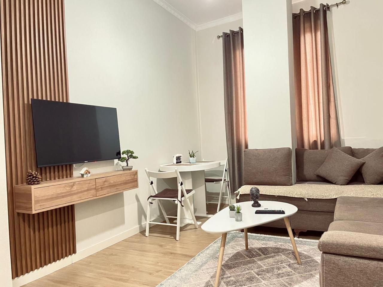 Home Inn Apartment 2 Near City Center Tirana Exteriör bild
